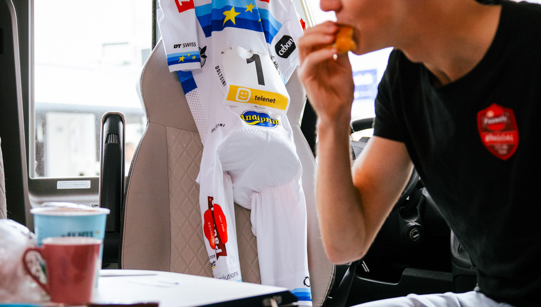 What does an athlete eat during his day 